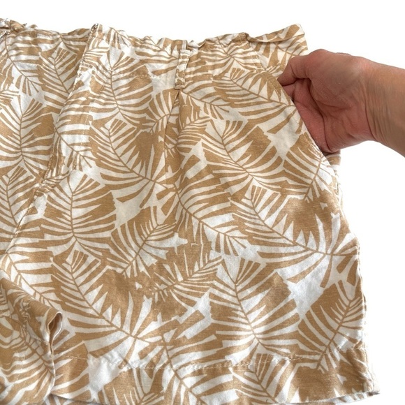 Loft Palm Leaf Print Linen Blend Neutral Colors Elastic Waist Shorts Size Large - Picture 4 of 10